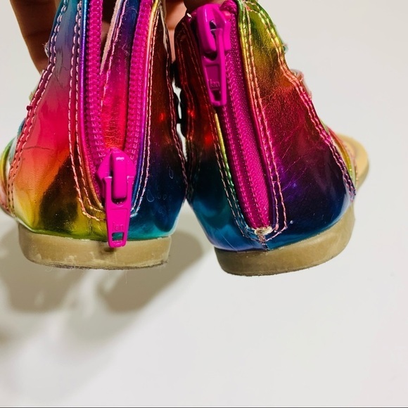 Children’s Place rainbow iridescent sandals - Picture 4 of 6